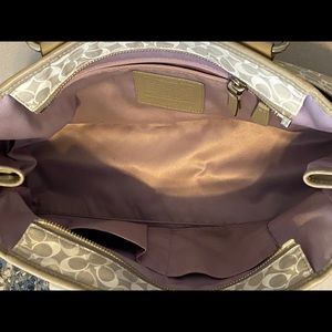 Coach Bags - Gray and white leather signature Coach bag Coach Bags - Gray and white leather signature Coach bag